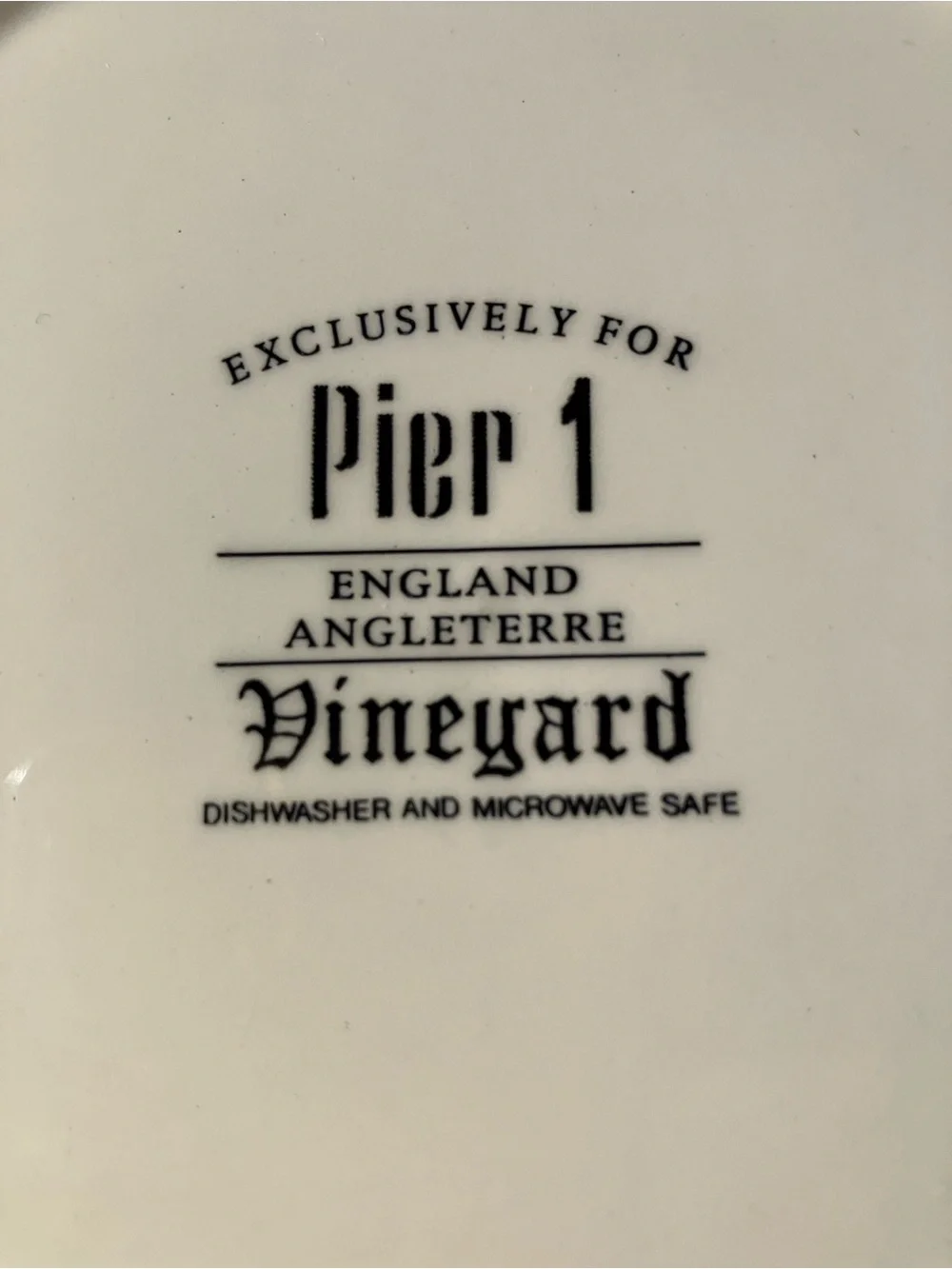 3 Pier 1 England Angleterre Vineyard Appetizer 8 1/2” Plates
